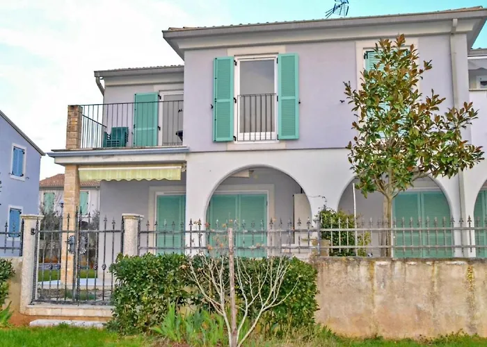 Klimatisierte In Mit Grill By Interhome * Bašanija