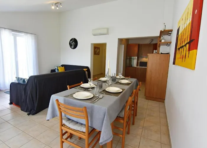 Klimatisierte In Mit Grill By Interhome