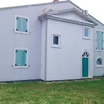 Apartment Klimatisierte In Mit Grill By Interhome
