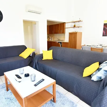 Klimatisierte In Mit Grill By Interhome